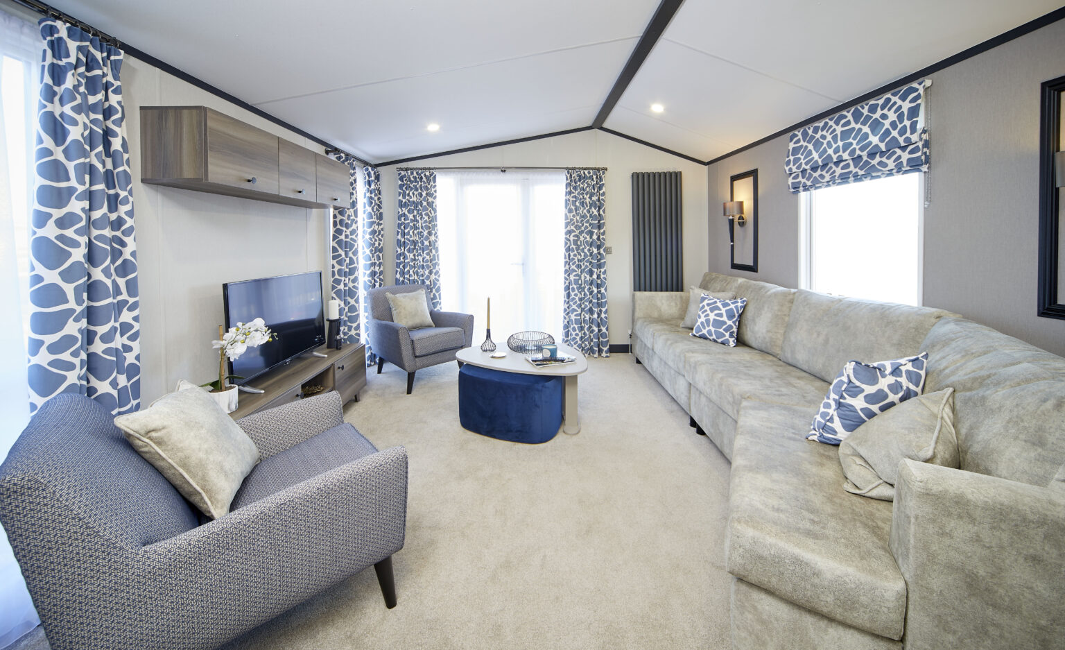 Opulence 29 1536X937.Jpg.Pagespeed.Ce.Veprdbmhai