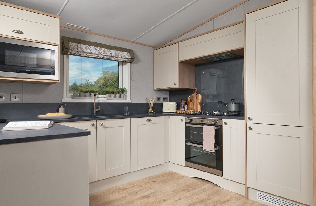 ABI LANGDALE KITCHEN 2315 REFLECTION RT 1920X1254 1024X669