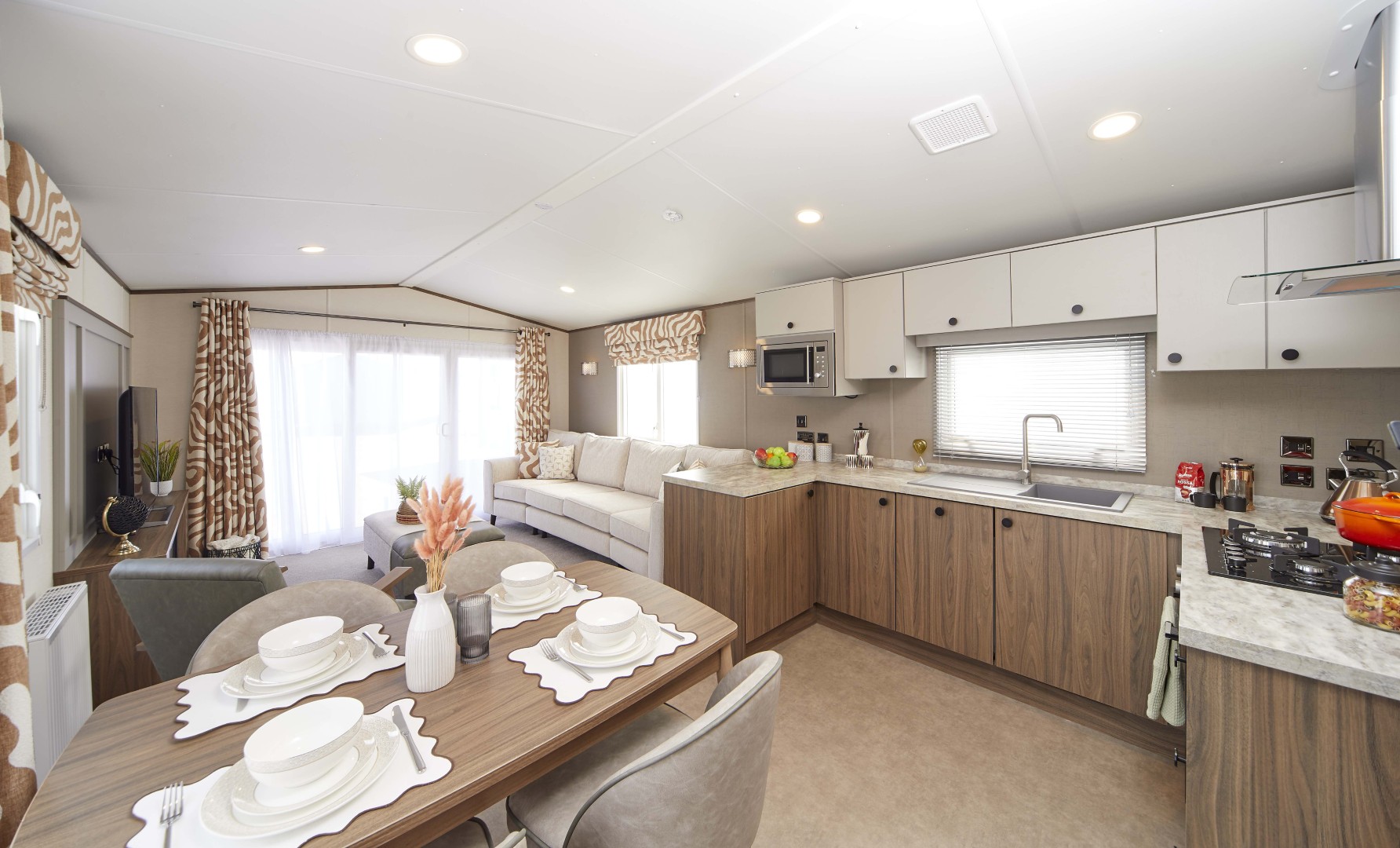 Dining To Lounge (1)